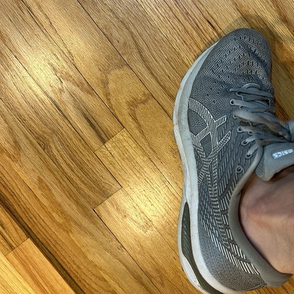 ASICS size 10 grey - Picture 15 of 16